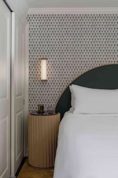 Suite, 1 King Bed with Sofa bed, Balcony (Loft Suite King with Large Balcony)