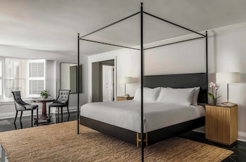 Presidential Suite, 1 King Bed with Sofa bed, Hot Tub, Courtyard View (Presidential Suite)