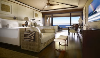 Room, 2 Double Beds, Partial Ocean View