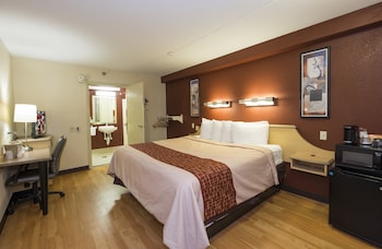Deluxe Room, 1 King Bed, Accessible, Non Smoking (Shower)