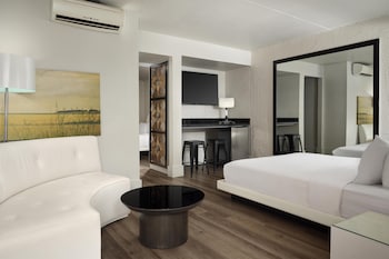 Suite, Multiple Beds, Non Smoking