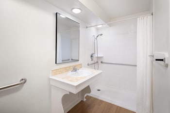 Standard Room, 2 Double Beds, Accessible, Non Smoking