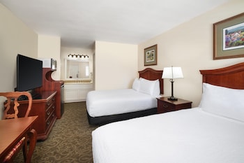 Standard Room, 2 Double Beds, Non Smoking, Refrigerator & Microwave