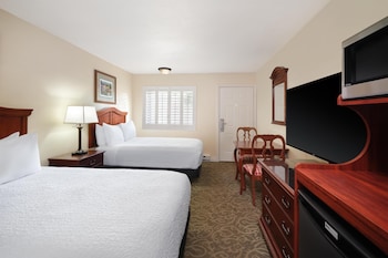 Standard Room, 2 Double Beds, Non Smoking, Refrigerator & Microwave