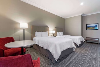 Deluxe Room, 2 Queen Beds, Non Smoking, Refrigerator