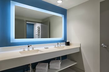 2 Queen Beds, Preserve View, Captiva Tower, Guest Room