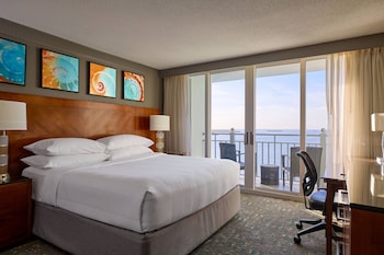 Room, 1 King Bed, Balcony (Guest room, Water view, Captiva Tower)
