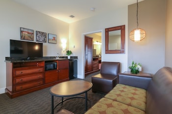 Top Floor Courtyard View King Suite Sleeper Sofa