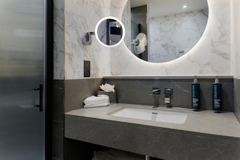 Junior Suite, 1 King Bed