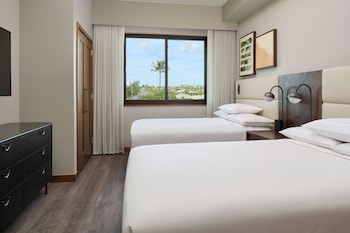 1 Bedroom Resort VW King 3X3 Transfer Shower