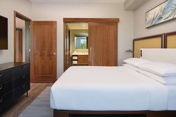 2 Bedroom 1 King 2 Doubles Suite 5 TVS