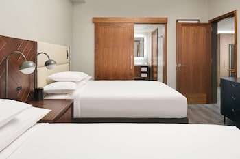 2 Bedroom 1 King 2 Doubles Suite 5 TVS
