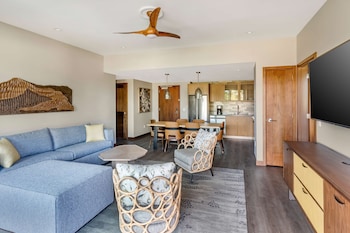 3 Bedroom 2 King 2 Doubles Suite
