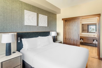 2 Bedroom 1 King 2 Doubles Suite 5 TVS