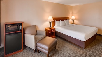 Standard Room, 1 Queen Bed, Accessible, Refrigerator & Microwave