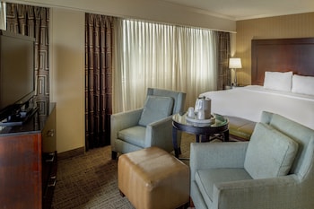 Premium Room, 1 King Bed, Balcony (Exterior Balcony)