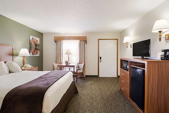 Standard Room, 1 Queen Bed, Accessible, Bathtub