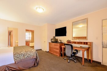 Executive Suite-Non-Smoking