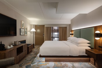 1 KING BED POOLSIDE ROOM - DIRECT POOL ACCESS