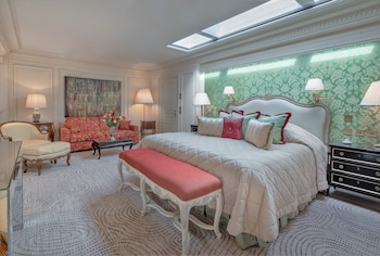 Penthouse, Lake View