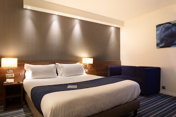 Standard Room, 1 King Bed (Free Breakfast)