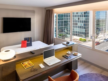 Junior Suite, 1 Queen Bed (in Plaza Building)