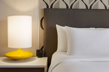 Room, 2 Queen Beds, Non Smoking