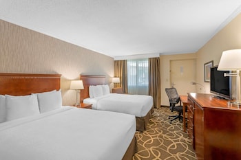 Standard Room, 2 Queen Beds, Non Smoking, Refrigerator & Microwave (Pet Friendly)