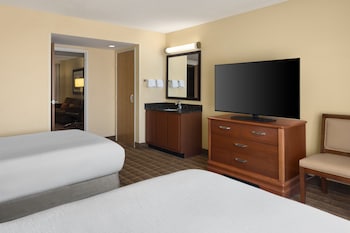 Suite, Multiple Beds, Microwave, Corner