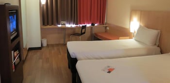 Standard Room, 2 Twin Beds