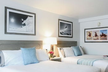 Room, 2 Queen Beds, Balcony