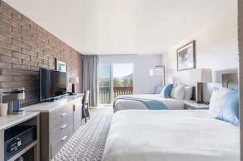 Room, 2 Queen Beds, Roll-in Shower (Roll In Shower)