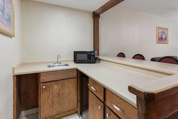 Suite, 1 King Bed, Non Smoking (Second Floor, One-Bedroom)