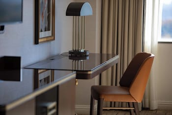 Deluxe Room, 1 King Bed with Sofa bed, City View, Corner