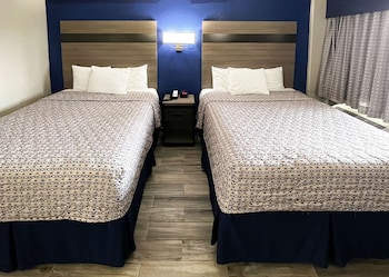 Standard Room, 2 Queen Beds, Non Smoking, Ground Floor