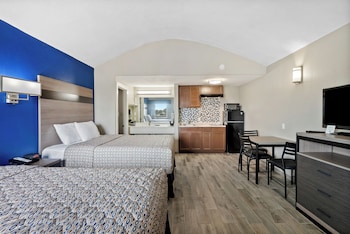 Standard Room, 2 Queen Beds, Kitchenette, Ground Floor