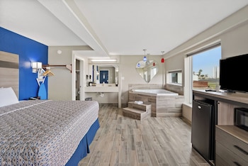 Honeymoon Suite, 1 King Bed, Non Smoking