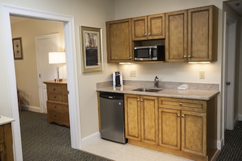 Suite, 1 Queen Bed with Sofa bed (Sunday)