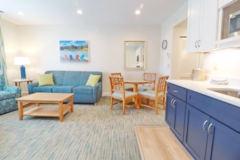 Suite, 1 Queen Bed with Sofa bed (Sunday)