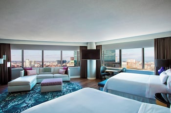 Studio Suite, 2 Queen Beds, River View