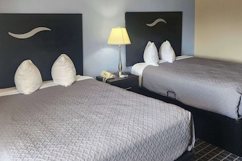 Deluxe Room, 2 Queen Beds, Accessible, Non Smoking