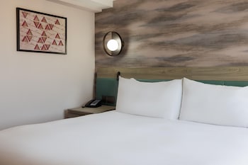 Superior Room, 1 King Bed