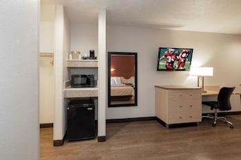 Suite, 2 Queen Beds, Non Smoking, Jetted Tub