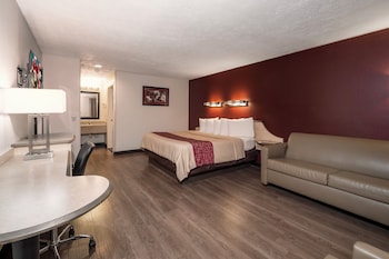 Suite, 1 King Bed, Non Smoking, Jetted Tub