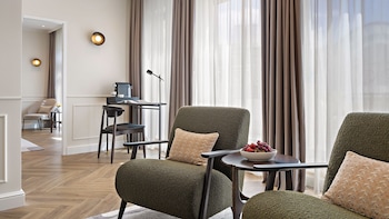 Suite, Balcony