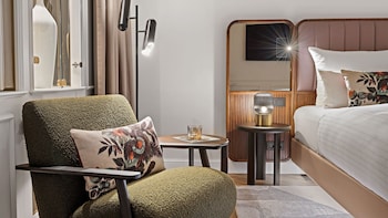 Deluxe Room, 1 King Bed