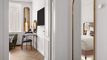 Suite, 1 King Bed