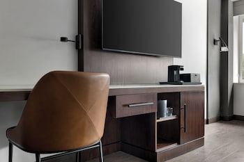 Club Room, 2 Double Beds (Mobility Accessible, Tub)