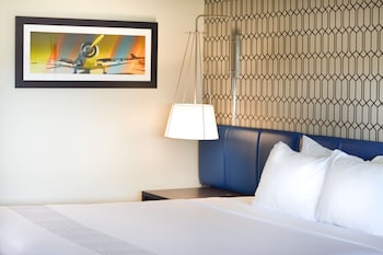 Standard Room, 2 Queen Beds, Non Smoking