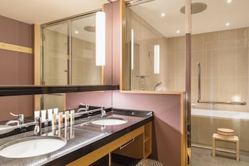 Waraku Suite Twin, Executive Lounge Access